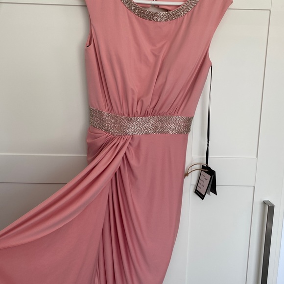 Beautiful gorges dress - Picture 2 of 5